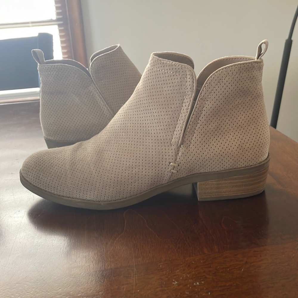 Chelsea boots